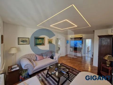 Prodaja, trosoban stan, 76m², Vračar, Šid