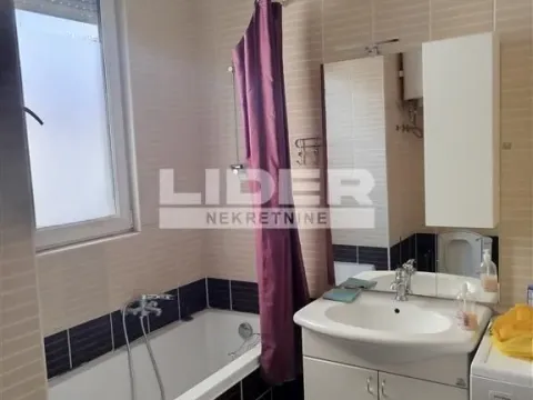 Izdavanje, trosoban stan, 60m², Stari Grad, Beograd - image 10