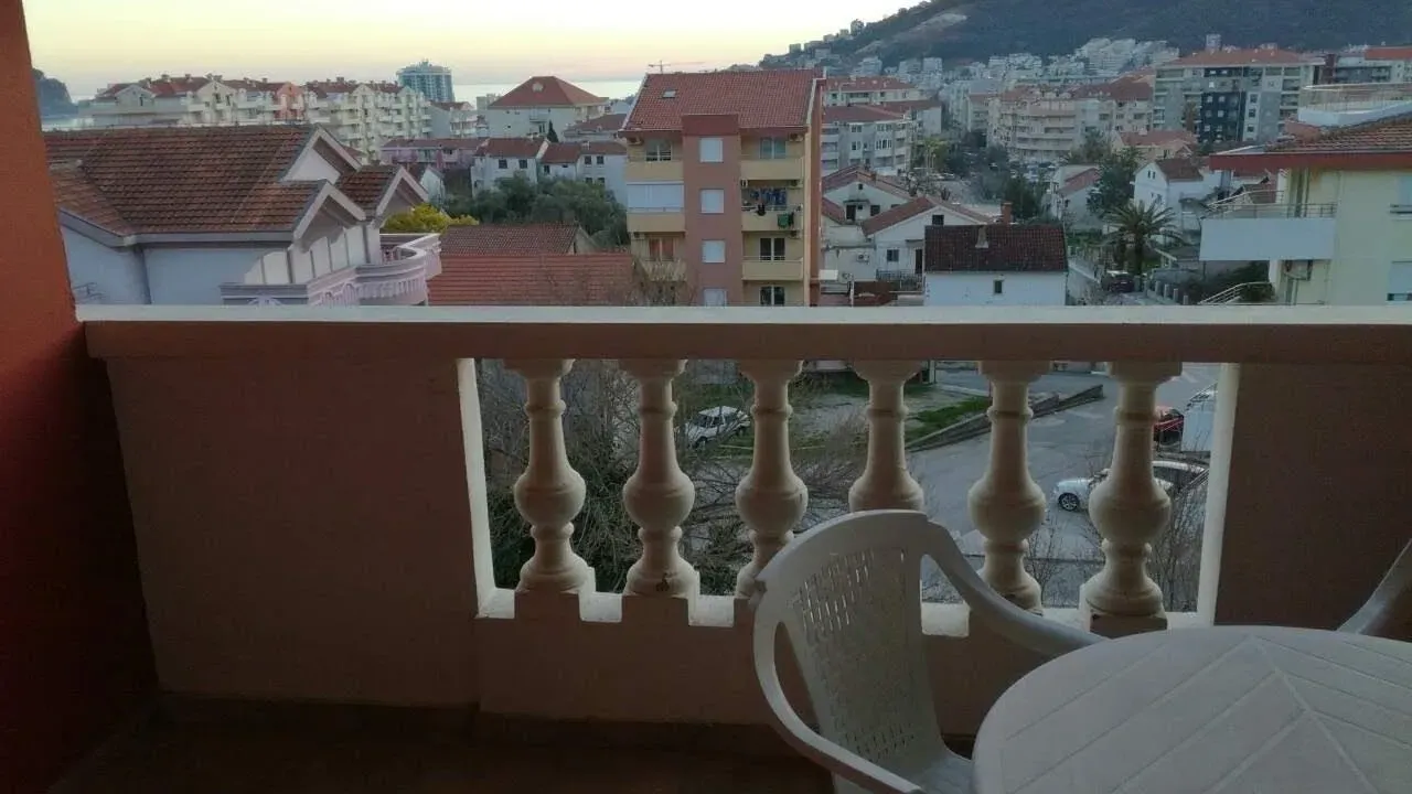 Rent, studio apartment, 27m², Lazi, Budva