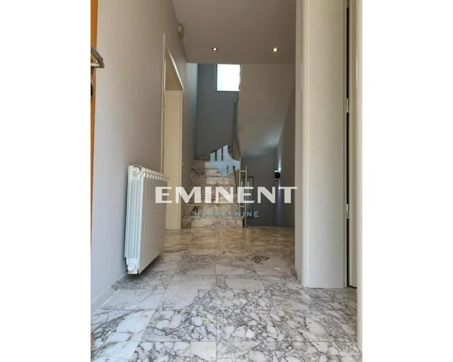 Rent, house, 220m², Senjak, Beograd