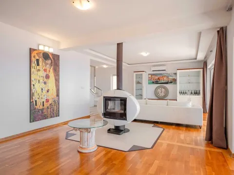 Prodaja, kuća, 380m², Krimovica, Kotor - image 4