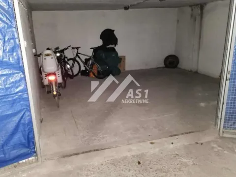 Prodaja, parking/garaža, 26m², Grbavica, Novi Sad Sve Podlokacije