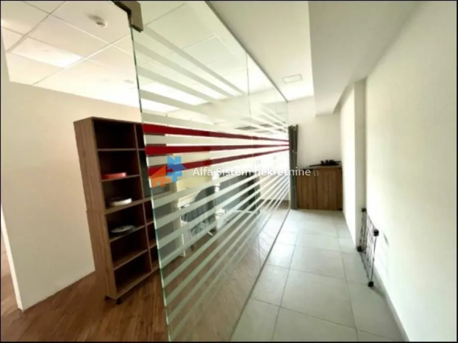 Rent, office space, 325m², Retenzija, Beograd