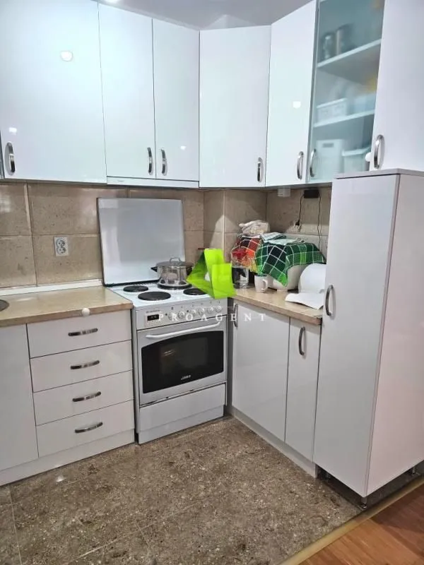 Prodaja, dvosoban stan, 75m², Pantelej, Niš