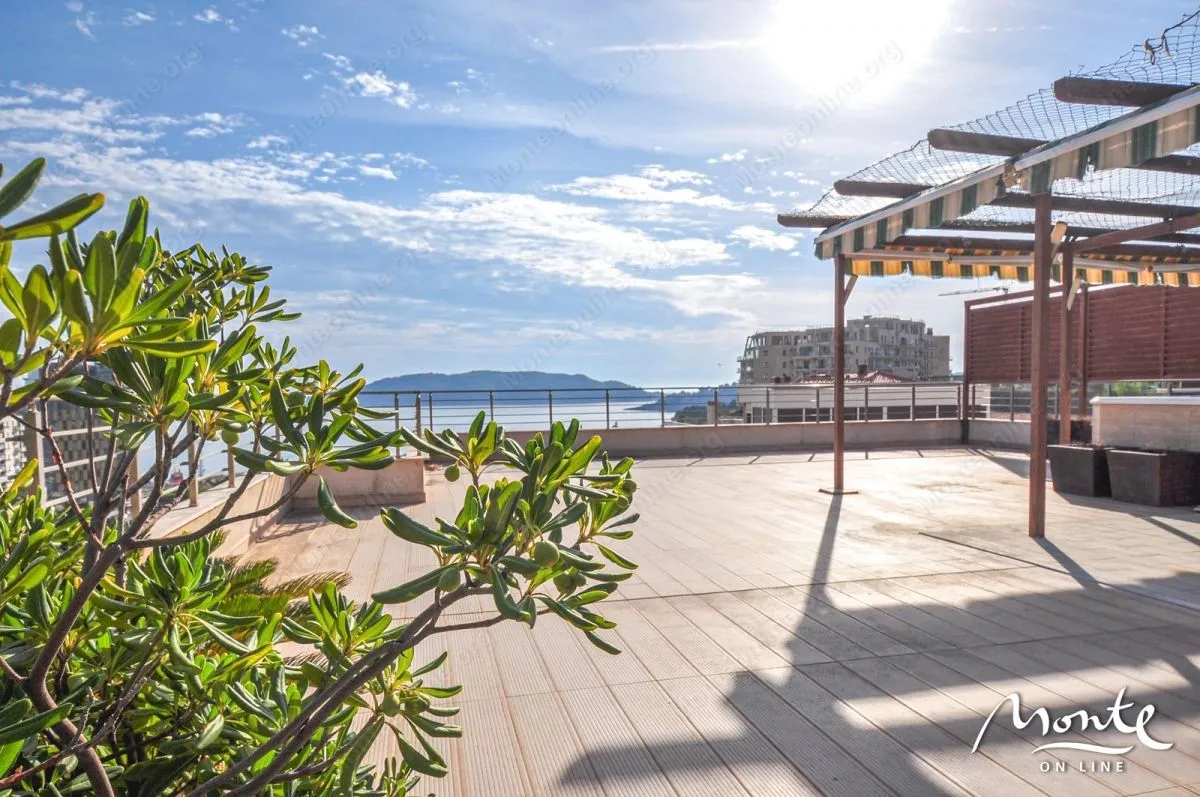 Sale, two bedroom apartment, 115m², Bečići, Budva