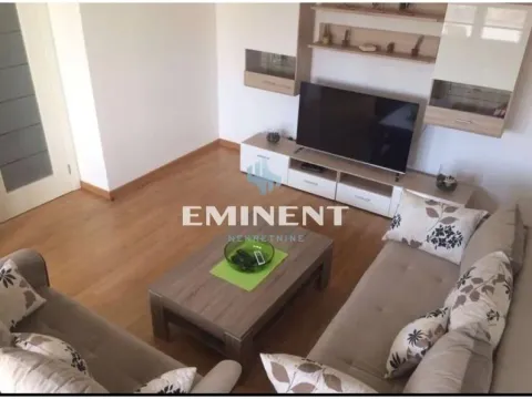 Izdavanje, trosoban stan, 80m², Stari Merkator, Novi Beograd Sve Podlokacije - image 2