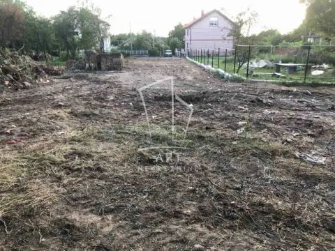 Sale, land lot, 700m², Voždovac Sve Podlokacije, Beograd - image 2