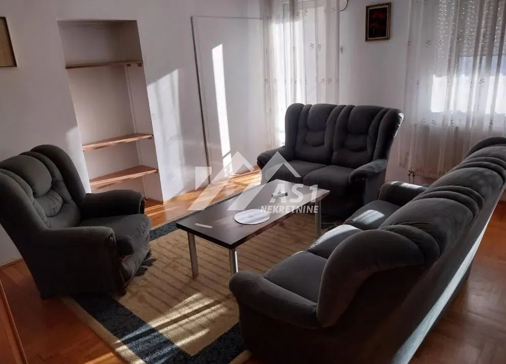 Izdavanje, četvorosoban stan, 95m², Adamovićevo Naselje, Novi Sad Sve Podlokacije