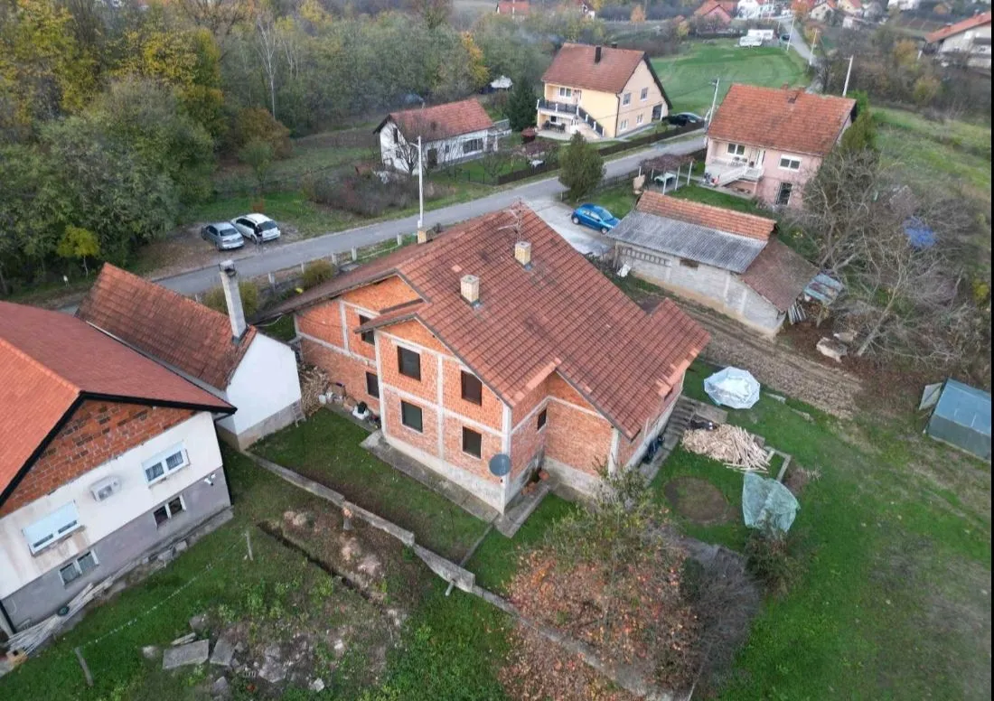 Prodaja, kuća, 366m², Klupci, Loznica
