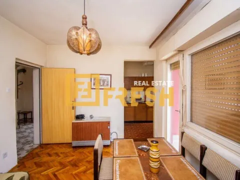 Izdavanje, kuća, 214m², Tološi, Podgorica - image 8