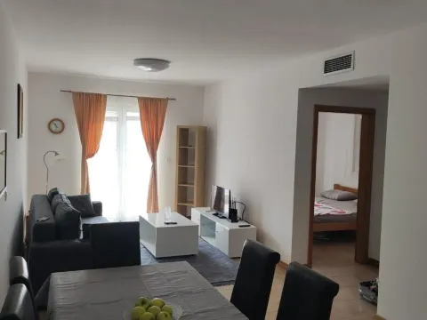Izdavanje, dvosoban stan, 65m², Bečići, Budva - image 3