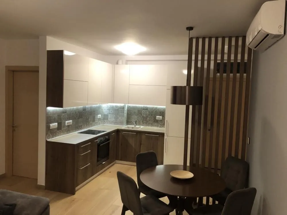 Rent, three bedroom apartment, 68m², Crveni Krst, Beograd