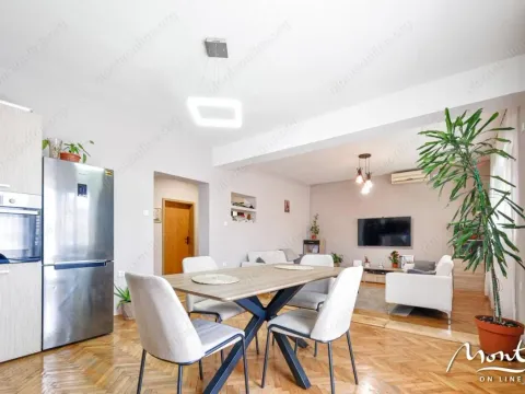 Prodaja, kuća, 525m², Centar, Tivat - image 14