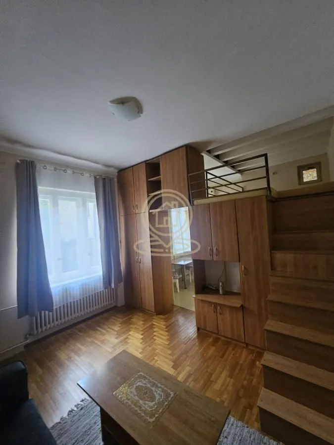 Izdavanje, jednosoban stan, 27m², Centar, Novi Sad
