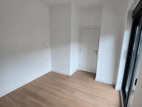 Sale, one bedroom apartment, 43m², Bečići, Budva - image 8