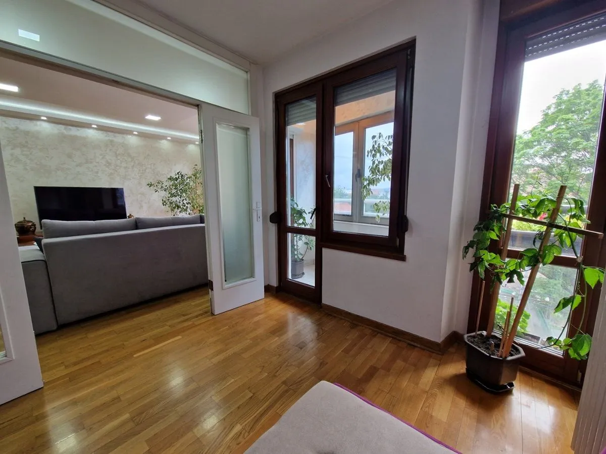 Sale, four bedroom apartment, 102m², Vračar Sve Podlokacije, Beograd