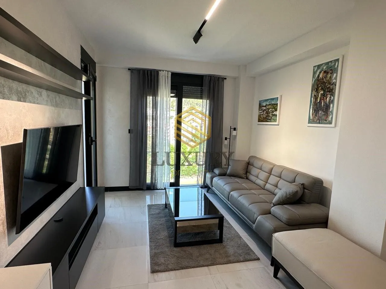 Prodaja, jednosoban stan, 45m², Obala Morače, Podgorica