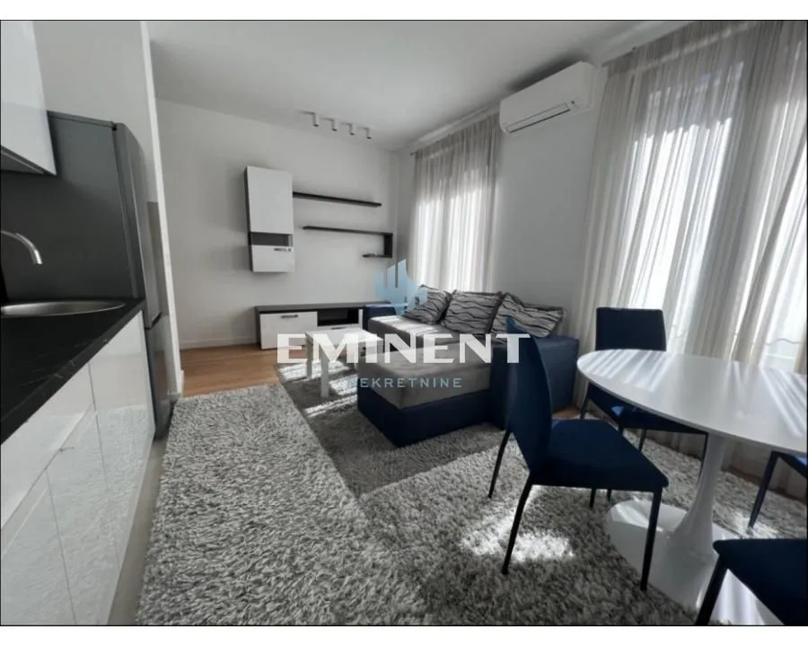 Izdavanje, stan, 39m², Stari Grad, Beograd