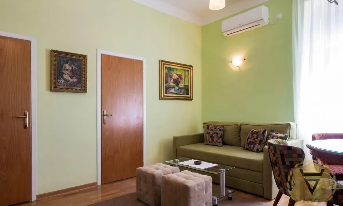 Izdavanje, dvosoban stan, 45m², Stari Grad, Beograd