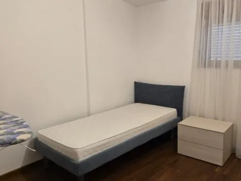 Izdavanje, četvorosoban stan, 130m², Master Kvart, Podgorica - image 3