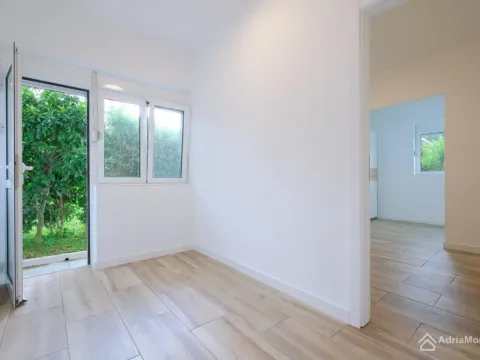 Prodaja, kuća, 118m², Tivat, Crna Gora - image 2