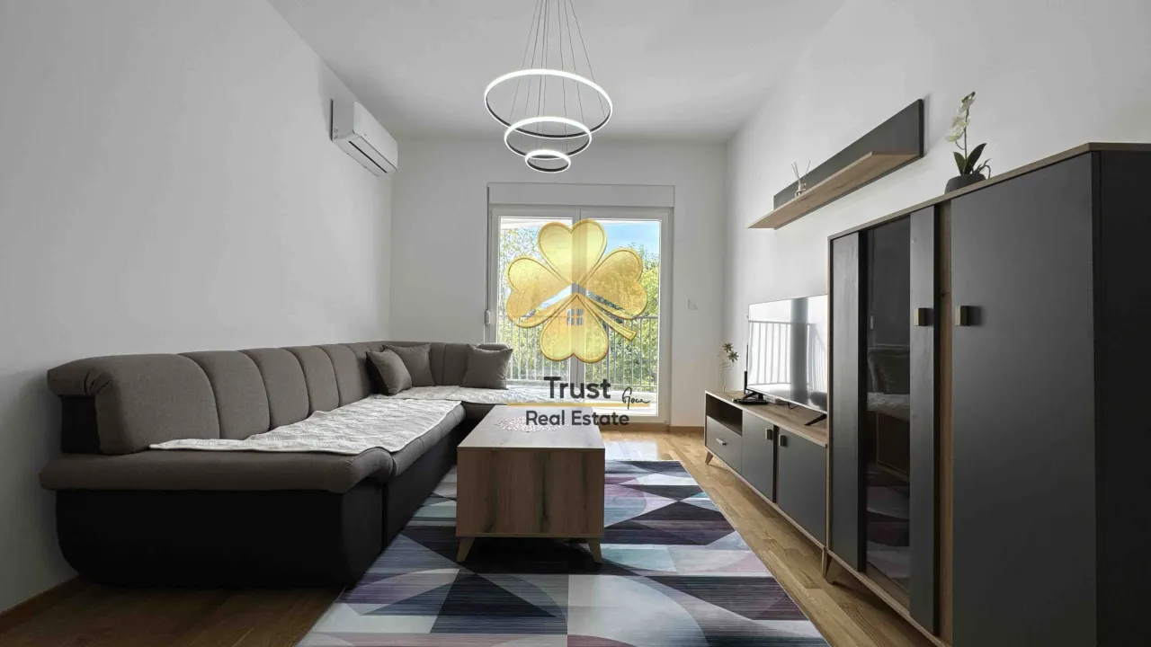 Izdavanje, dvosoban stan, 75m², Stara Varoš, Podgorica