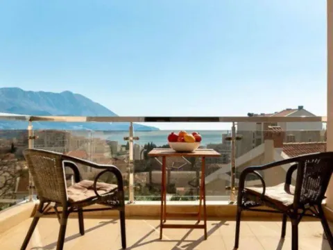 Sale, two bedroom apartment, 69m², Bečići, Budva - image 2