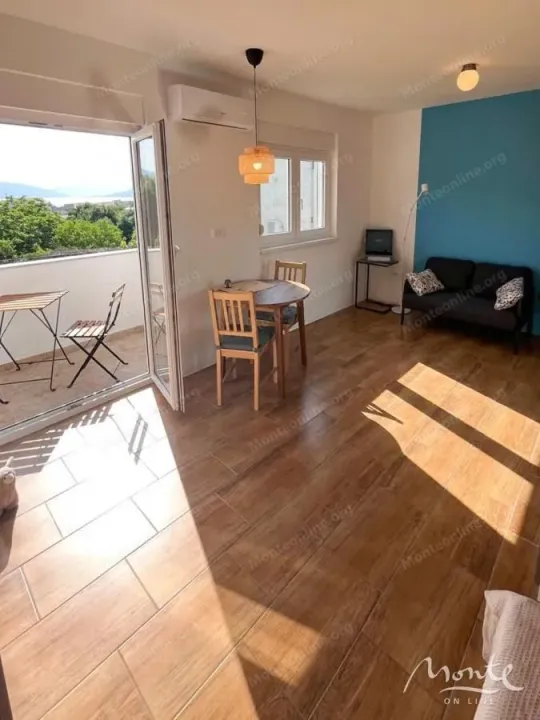 Prodaja, garsonjera, 27m², Tivat, Crna Gora