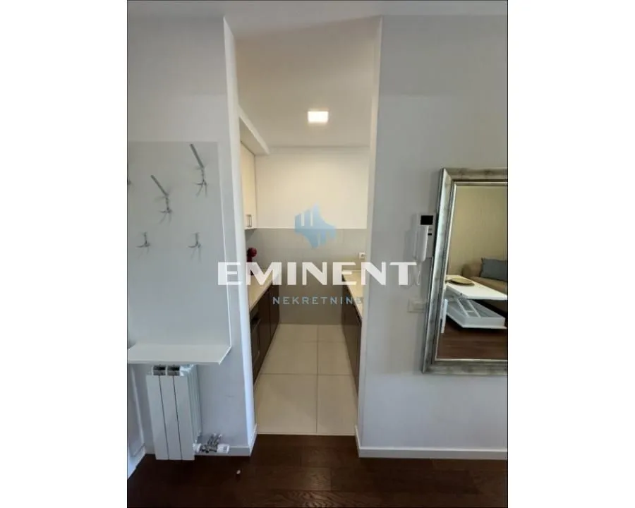 Prodaja, jednosoban stan, 32m², Novi Beograd Blok 67, Novi Beograd Sve Podlokacije