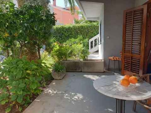 Rent, one bedroom apartment, 50m², Seljanovo, Tivat - image 5
