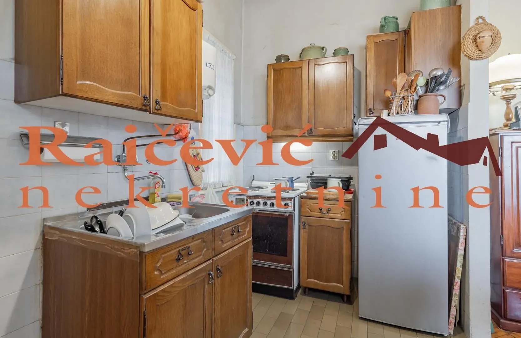 Prodaja, četvorosoban stan, 113m², Centar, Stara Pazova