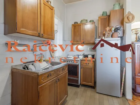 Prodaja, četvorosoban stan, 113m², Centar, Stara Pazova - image 11