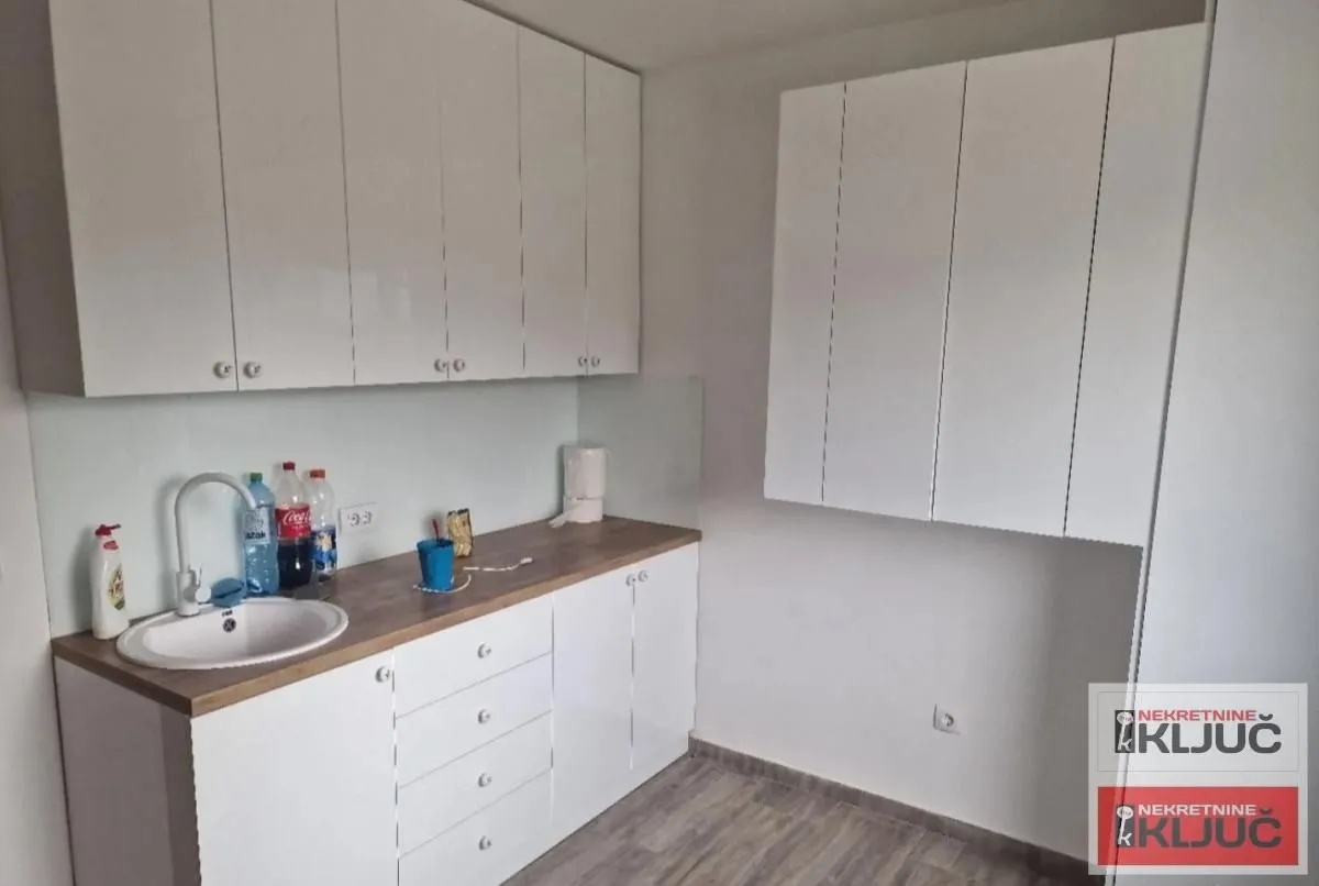 Rent, office space, 300m², Veternik, Novi Sad Sve Podlokacije
