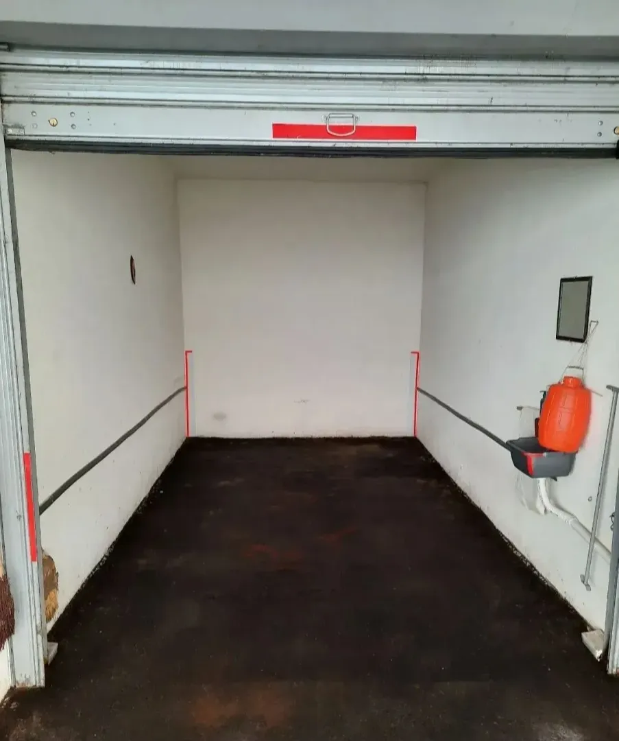 Sale, parking/garage, 24m², Zemun Cara Dušana, Zemun Sve Podlokacije