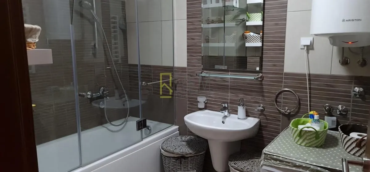 Prodaja, dvosoban stan, 91m², Tološi, Podgorica