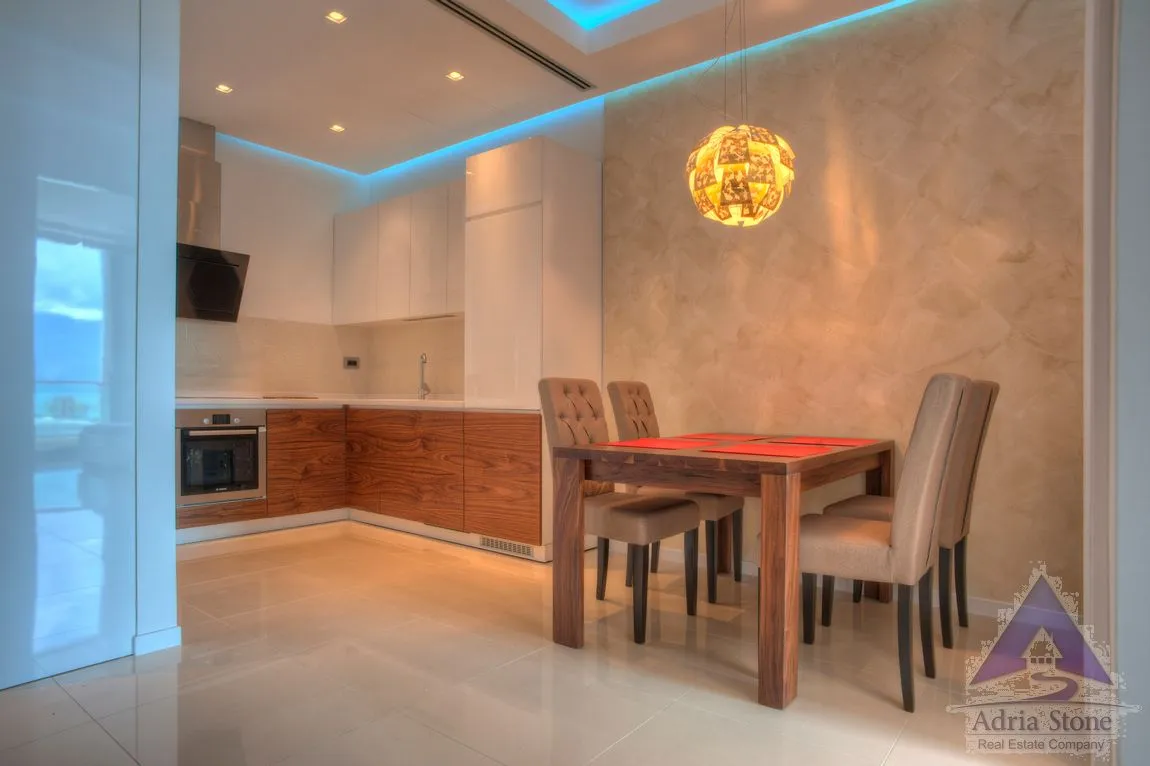 Sale, two bedroom apartment, 95m², Centar, Budva