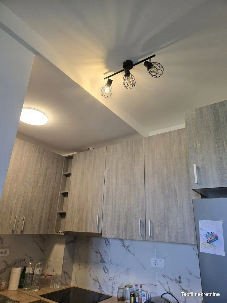 Izdavanje, dvosoban stan, 44m², Zvezdara, Zvezdara Sve Podlokacije