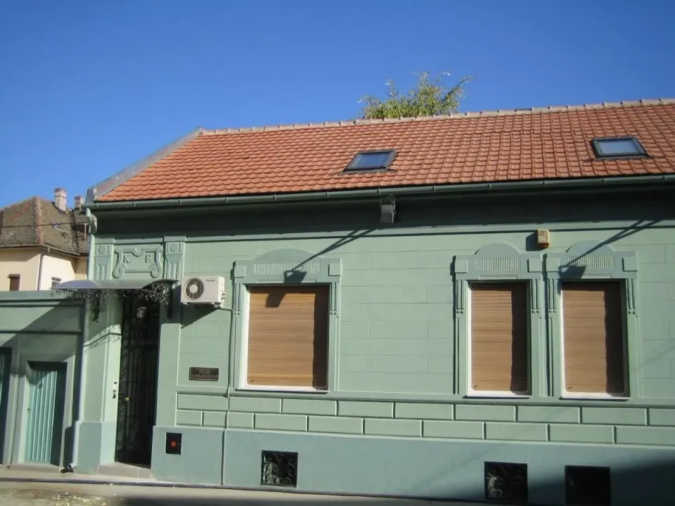 Izdavanje, poslovni prostor, 300m², Centar, Novi Sad