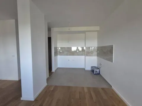 Prodaja, trosoban stan, 71m², Hala Pionir, Palilula Sve Podlokacije - image 1