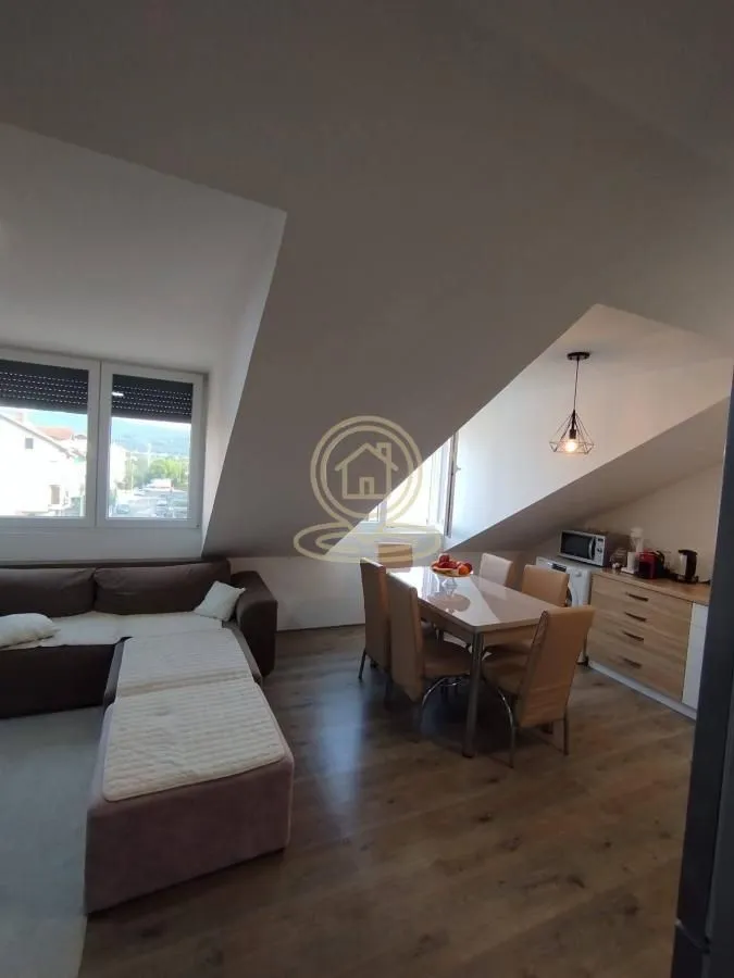 Prodaja, trosoban stan, 78m², Pantelej, Niš