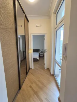 Prodaja, trosoban stan, 113m², Slavija, Vračar Sve Podlokacije - image 14