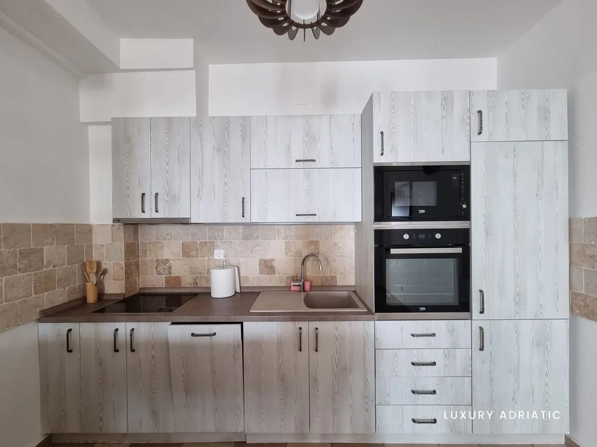 Sale, house, 1000m², Reževići, Budva