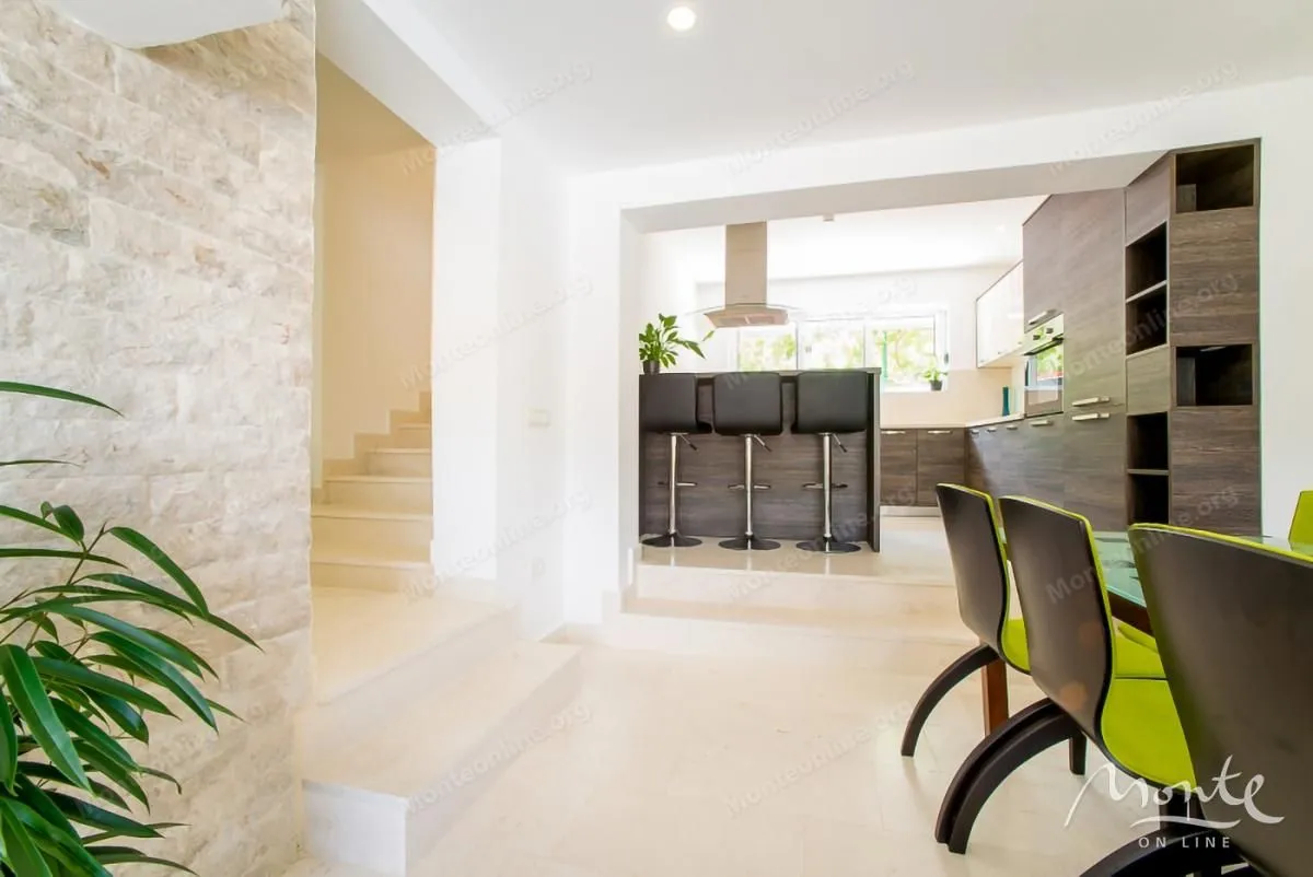Prodaja, kuća, 350m², Stoliv, Kotor
