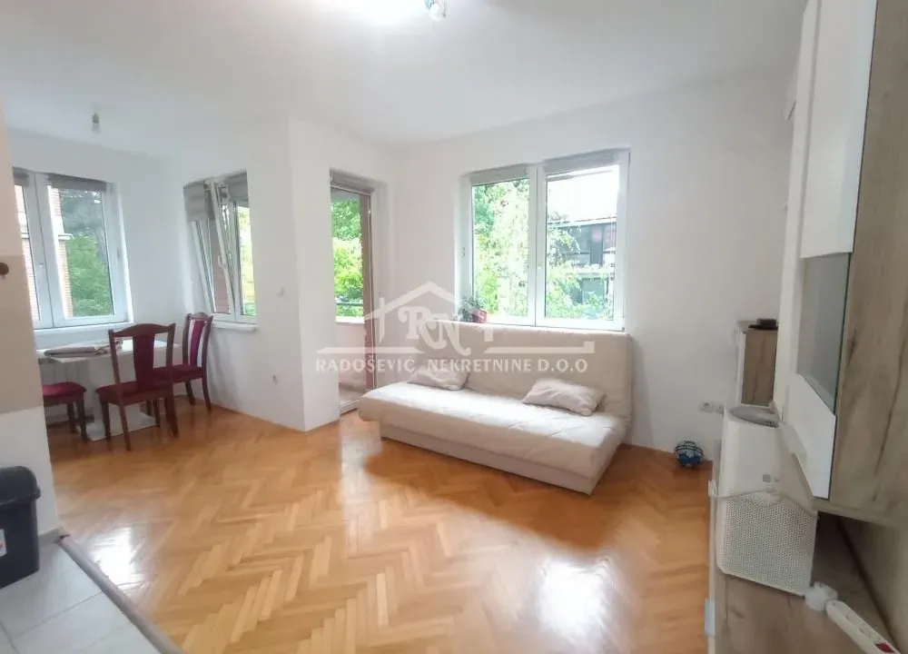 Rent, one bedroom apartment, 33m², Petlovo Brdo, Beograd