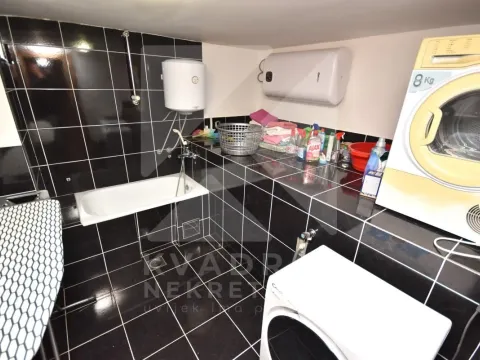 Rent, house, 300m², Gorica C, Podgorica - image 28