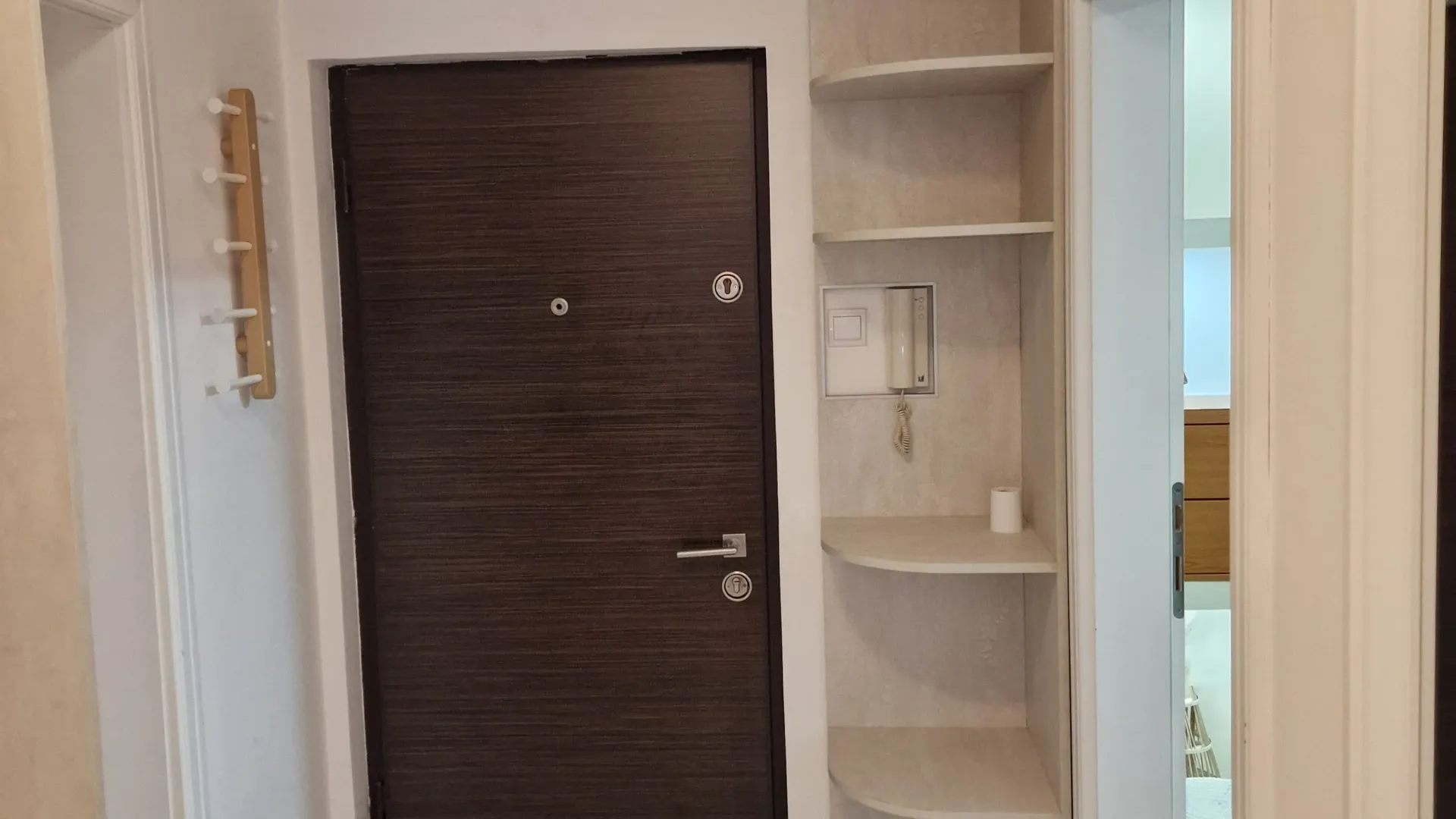 Izdavanje, dvosoban stan, 60m², Zabjelo, Podgorica