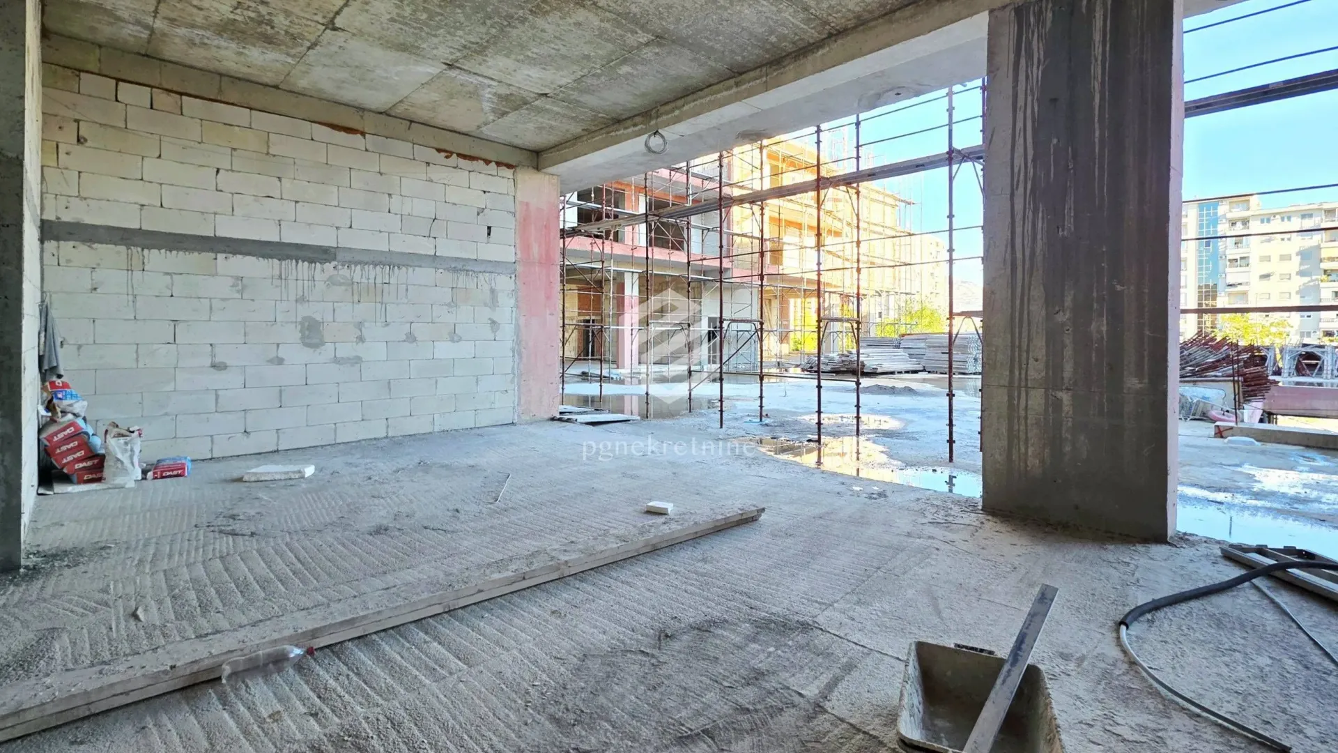 Prodaja, poslovni prostor, 81m², Pobrežje, Podgorica
