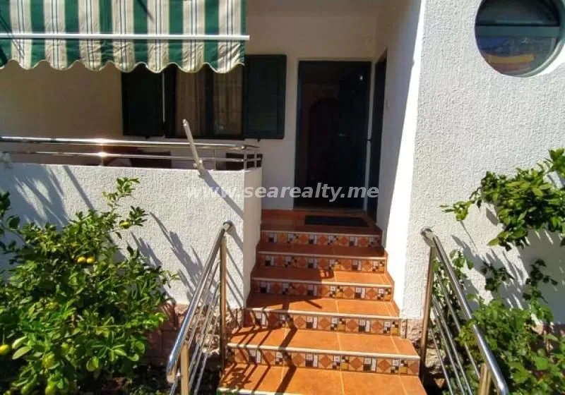 Sale, two bedroom apartment, 95m², Sveti Stefan, Budva