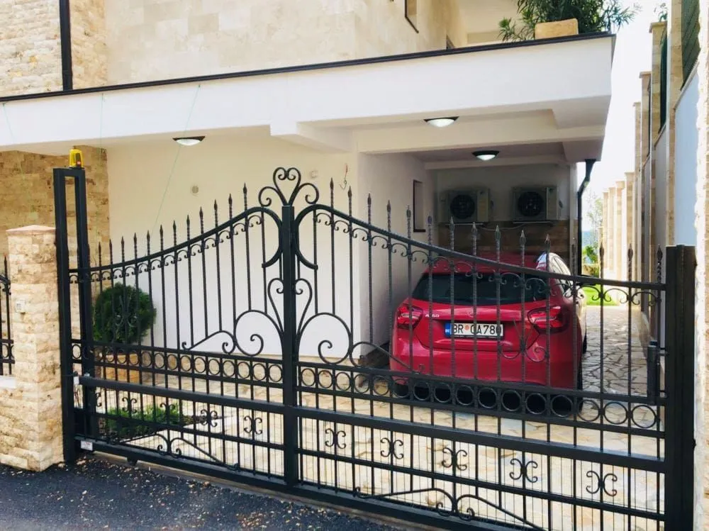 Prodaja, kuća, 160m², Dobra Voda, Bar
