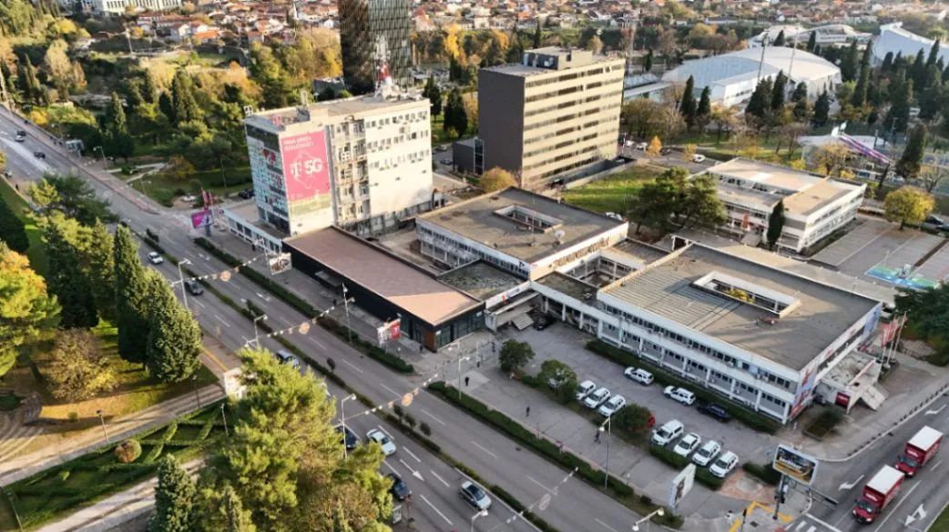 Izdavanje, poslovni prostor, 400m², Centar, Podgorica